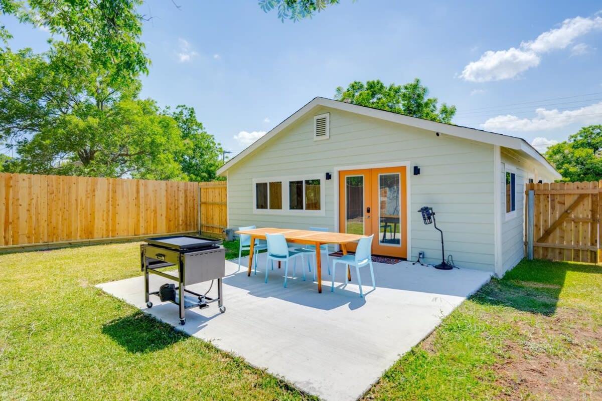 2 Kings Hot Tub Modern Cottage Hill Country Blanco Экстерьер фото